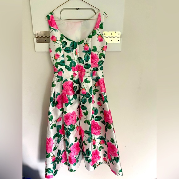 Floral fit and flare dress size small - Picture 3 of 5